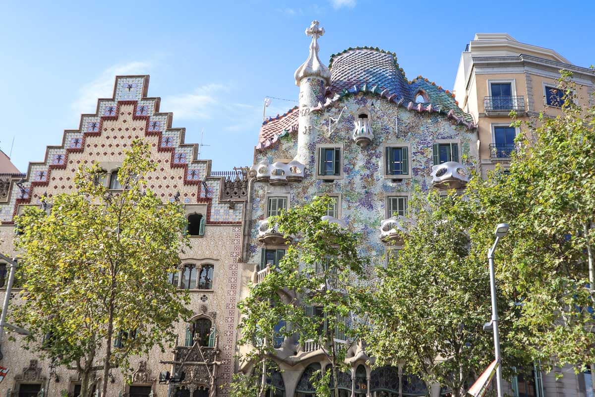 A Colourful Guide To Barcelona