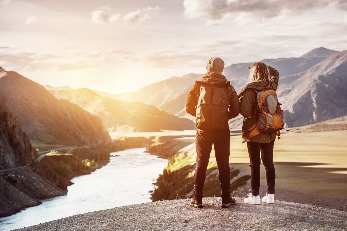 25+ Best Travel Gifts For Couples: 2024 Guide